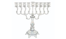 חנוכייה מעוצבת בציפוי ניקל