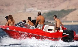 סירת מנוע לנהיגה עצמית בכנרת
