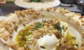 ארוחה בחומוס פרג'