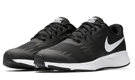 נעלי ספורט לנשים ונוער Nike