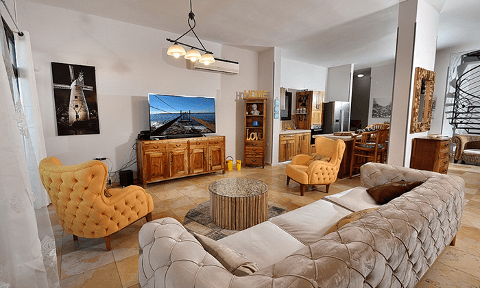 4 וילה ברמת הגולן - בריכה מחוממת ומקורה וג'קוזי ספא מפנק, כולל סופ"ש