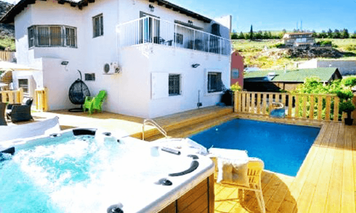 3 וילה משפחתית בצפון - בריכה מחוממת ומקורה וג'קוזי ספא מפנק, כולל סופ"ש