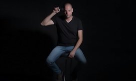 כרטיס לסטנדאפ של עידן ניידיץ