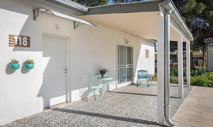 8 סופ"ש משפחתי בארץ צאלים בחבל הבשור, כולל קטיף תותים, מחלבה ועוד