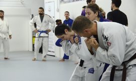 מנוי לאקדמיה לאומנויות לחימה