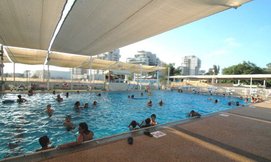 שיעורי שחייה לילדים בכפר הקסום