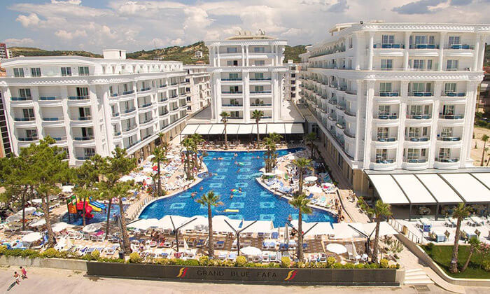 1 קיץ הכול כלול באלבניה - חופים מדהימים, אטרקציות משפחתיות ומלון 5* מפנק