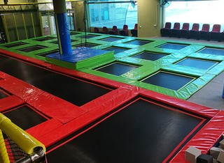 שעת קפיצה במתחם My Jump