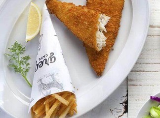ארוחה זוגית בקפה גרג אייס מול