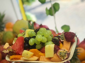 מגש פירות ממיצי בוגרשוב