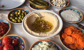 ארוחה זוגית במסעדת נוף הוואדי