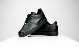 נעליים לנשים NIKE